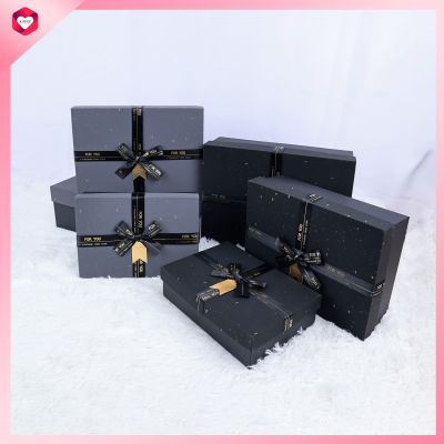 HappyLife Gift Box กล่องของขวัญ กล่องของชำร่วย กล่องกระดาษอย่างแข็ง กล่องดอกไม้ กล่องตุ๊กตา รุ่น C61306-102T