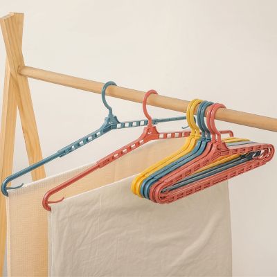 Multifunctional retractable non-marking drying rack wet and dry dual-use extended adult clothes hanger pillow case bath towel drying rack