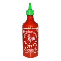 Huy Fong Foods Sriracha Hot Chili Sauce ฮุยฟง ฟู้ดส์ ซอสพริกศรีราชา (จากแคลิฟอร์เนีย สหรัฐอเมริกา) 435 มล.