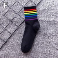 Woutong ชุดกีฬาสตรีทแวร์สำหรับผู้หญิงแนวเกย์ถุงเท้าลายทาง LGBT กลางถุงเท้าทรงท่อสีสันสดใสแนวสตรีทแวร์1คู่