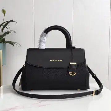 Michael Kors Medium Ava Review & what's in my bag & Comparison new vs old  Ava (Rose & Black)Leather 