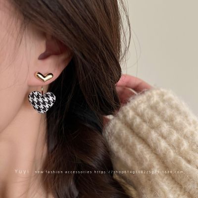 [COD] Houndstooth love earrings niche design high-end 2022 new trendy retro temperament net red