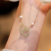 [Free ship] Imitation jade love ring necklace womens summer 2022 new interlocking temperament high-end design clavicle chain