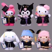 Sanrio My Melody Kuromi Cinnamoroll ดาวคู่เล็กๆชุดเครื่องแบบปริญญาตรีตุ๊กตาผ้ากำมะหยี่น่ารักของเล่นปุกปุยฤดูการสำเร็จการศึกษา