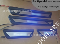 อุปกรณ์เสริมรถยนต์สำหรับ Hyundai Tucson 2015 2016-2018-2020แถบติดขอบประตู Led แผ่นรองด้านล่างประตูที่ครอบที่เหยียบบันไดประตูรถแผ่นแสดงการต้อนรับ