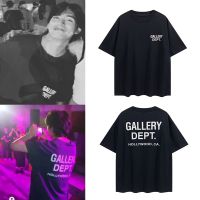 KPOP BTS V GALLERY DEPT เดียวกันผ้าฝ้ายแขนสั้นเสื้อยืดผู้ชายผู้หญิงขนาดพิเศษแฟชั่นที่เรียบง่ายพิมพ์แขนสั้นด้านบน 2022 ฤดูร้อนใหม่สไตล์เกาหลีหลวมสบายๆป่าเสื้อ TEE มีบริการเก็บเงินปลายทาง