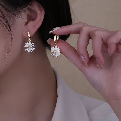 [COD] New Arrival Small Earrings Korea Temperament Wholesale
