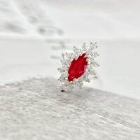 Ruby Diamond Ring แหวนเพชรทับทิม แหวนทับทิมแท้ธรรมชาติสีแดงเข้ม ประดับล้อมด้วยเพชรแท้ ตัวแหวนทองคำขาว18k