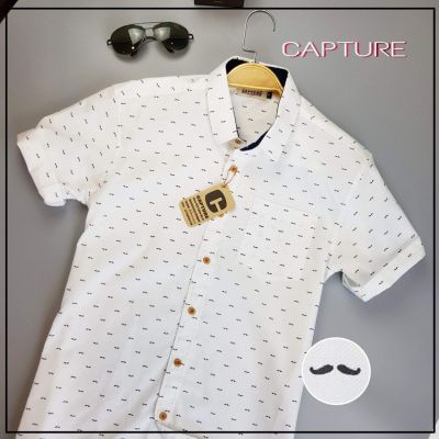 Capture Shirt เสื้อเชิ้ตผู้ชาย เชิ้ตแขนสั้น คอปก ลายหนวด สีขาว มีถึงอก 48 นิ้ว