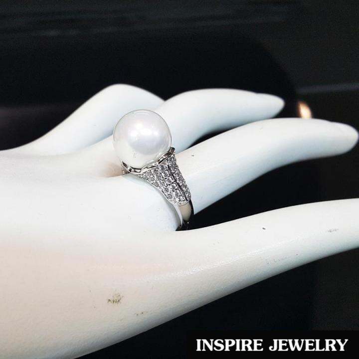 inspire-jewelry-แหวนมุกชูเม็ดยอดฝังเพชรฐาน-มุกsize-13min-และเพชรcz-เพชรสวยเกรด-aaa-งานจิวเวลลี่-ดีไซด์ทันสมัย-งานเกรดพรีเมี่ยม-งานปราณีตพร้อมกล่องกำมะหยี่-น่ารัก-ใส่ได้กับเสื้อผ้าชุดแบบ-ของขวัญวันเกิด