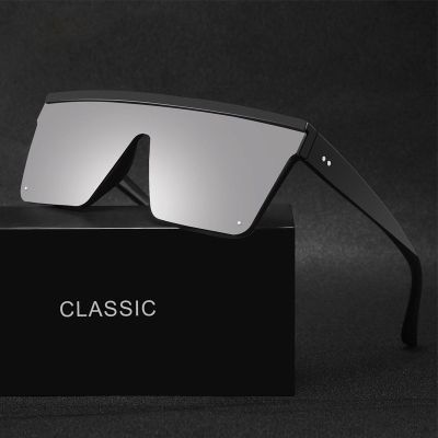 แว่นตากันแดดผู้หญิงหรูหราแว่นตากันแดดทรงเหลี่ยมนักออกแบบยี่ห้อวินเทจกรอบใหญ่กระจกสีดำเงินแบนด้านบน Oculos De Sol