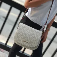 Shop Michael Kors Bedford Crossbody with great discounts and prices online  - Apr 2023 | Lazada Philippines