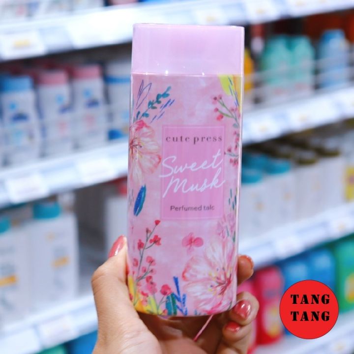 ของแท้!! Cute Press Sweet Musk Perfumed Talc แป้งฝุ่นโรยตัว เนื้อแป้งเนียนละเอียด หอมหวานด้วยมวลดอกไม้ 100 g.