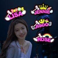 ANGELAA น่ารักกันลื่นวิกผมประกอบการแสดงยางรัดผมกุหลาบโบว์รุ้ง Jisoo Jennie Crown ไฟ LED Headbands เสียงร้องคอนเสิร์ตห่วงรัดผมผู้หญิง