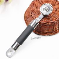 Small size 3.8cm diameter creative fluted knife wheel pizza cutter with silicone skidproof coating cooking kitchen tools