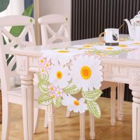 Hand Embroidery White Daisy Flower Table Runner Cotton Linen Wedding Party Dining Table Runner Placemat Home Kitchen Table Decor