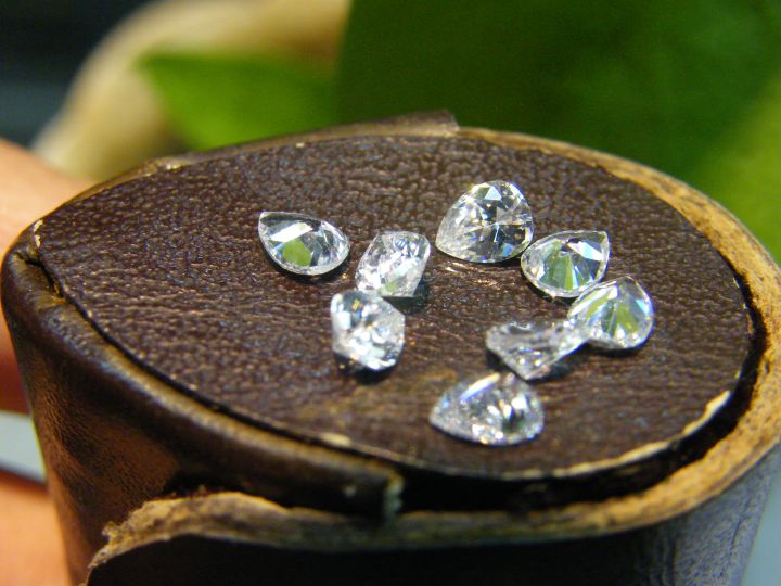 คิวบิกเซอร์โคเนีย-เพชรรัสเซีย-cubic-zirconia-รูปยอดน้ำ-สีขาว-4เม็ด-white-american-diamond-stone-pear-7x5mm-white-4-pcs