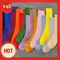 KQ0 ถนนตามท้องถนน ถุงเท้าหลอดขนาดกลาง สีทึบทึบ พังก์สไตล์ ถุงเท้าขนฟูฮาราจูกุ กีฬากีฬากีฬา ท่อขนาดกลาง ปลอกสำหรับรองเท้าบู๊ต ผู้หญิงผู้ชาย