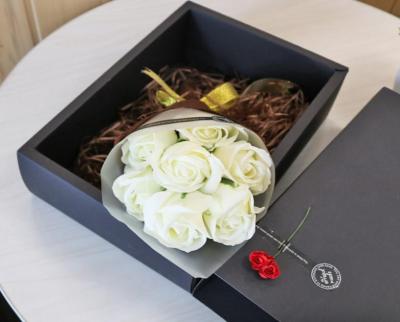 VK ชุดของขวัญ ช่อดอกกุหลาบแสนโรแมนติก รุ่น D12