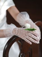 ✈۩ Elegant Wedding Bridal Gloves Soft Tulle Dots Ruffle Short White Wrist Brides Bridesmaid Gloves Women Marriage Accessories