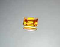 พลอยบุษราคัม ซีลอน เผาเก่า ( Yellow Sapphire ) " อัญมณีแห่งมิตรภาพ และ โชคลาภ " น้ำหนัก 0.62 ct. ขนาด 3.2*2.8*5.5  mm. พลอยแท้ 100% เนื้อดี ราคาถูก