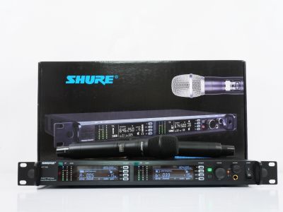 ไมโครโฟนคู่ไร้สายเสียงดี wireless microphone UHF  AXT 400 (คลื่นความถี่ใหม่ 803-806) รับสัญญาณได้ไกล 70-100 ตัวไมค์เป็นอลูมิเนียมแข็งแรง เสียงดีมาก