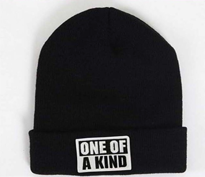 popular-fashion-winter-knit-hat-outdoor-men-women-fold-cuff-black-white-one-of-a-kind-letter-embroidery-beanie-hat-skullies-caps
