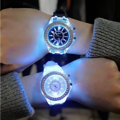 【Hot seller】 Douyin same style luminous watch male and female student Korean version simple net red jumping di jelly quartz