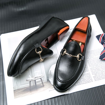 รองเท้าโลฟเฟอร์สีดำสำหรับผู้ชายรองเท้าลำลองสำหรับรองเท้าสลิปออนงานแต่งงาน Gaun Modis หนังคลาสสิกสำหรับสีทึบ