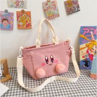 BELLERY แบบพกพาได้ ถุงเก็บสัมภาระ ดาวสีชมพู kirby อุปกรณ์เสริมเครื่องแบบ JK ถุงเก็บของช้อปปิ้ง สองด้าน กระเป๋าลายการ์ตูน กระเป๋าแมสเซนเจอร์ เล็กๆน้อยๆ กระเป๋าเครื่องสำอาง กระเป๋าถือผ้าพลัฌ กระเป๋าถือ Star kirby กระเป๋ากล่องอาหารกลางวัน