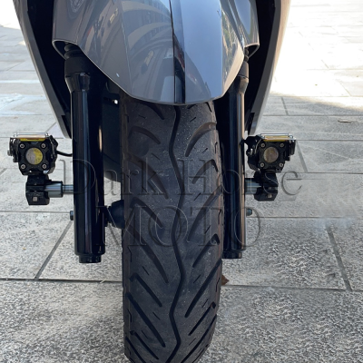 รถจักรยานยนต์ดัดแปลงสปอตไลท์ยึดรหัสฐานด้านหน้าล้อสปอตไลยืนสำหรับ SYM MAXSYM 400 MAXSYM400