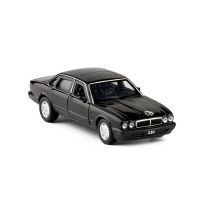 【Online】 1/36 04 XJ6การจำลองของเล่นโลหะผสมดึงกลับรถมินิได้รับอนุญาตจากคอลเลกชันโมเดลของเล่นโรงงานเดิม