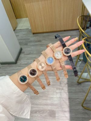 [สินค้าจุด] คุณภาพสูง Original Armanis นาฬิกาข้อมือผู้หญิงแฟชั่น All-Match ทุกวันนาฬิกาทรงกลมสีทองหน้าปัดสแตนเลสสายรัดตาข่ายเพชรดัดแปลงหญิงนาฬิกา
