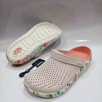 รองเท้า Crocs Lite Ride แบบสวมรอง เท้าแตะ Crocs Lite Ride ผลิตจากยางอย่างดีนิ่มเบาไม่ลื่นใส่สะอาดเท้า M4--M11ทักแชทได้เลยค่ะ ยินดีช่วยเหลือพร้อมมีวิธ