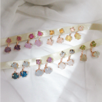 เครื่องประดับ Rock Me Jewelry รุ่น Double Stone Earrings ต่างหู ทองเหลือง ประดับพลอย