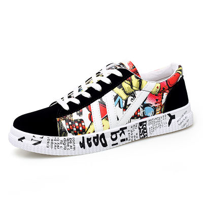 New casual Men Vulcanized Shoes Sneakers Mens Fashion Casual Lace-Up Colorful Canvas Sport Graffiti board Shoes