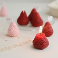 1Pcs Handmade Strawberry Scented Strawberry Scented Candle Creative and Realistic