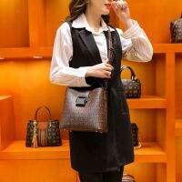 Womens One Shoulder Crossbody Handbag Ladies Bucket Shape Bag Fashion PVC Leather All Match Messenger Bag Female Casual Tote