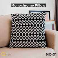 [ส่งฟรี] หมอนอิง หมอนวางโซฟา ขนาด 50x50ซม. รุ่น Monochrome Pillow สีโทนดำลาย Geometry  RENITA HOME