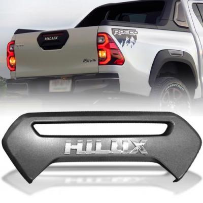 ครอบมือเปิดท้ายกระบะ เว้ารูไฟเบรค ( ใหญ่ ) รุ่น โตโยต้า ไฮลักซ์ รีโว่ ร็อคโค่ TOYOTA HILUX REVO ROCCO ปี 2020 - 2022 สีดำด้าน โลโก้ HILUX สีโครเมี่ยม 1 ชิ้น