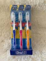 แปรงสีฟัน ชายนี่คลีน แปรงสีฟันขนแปรงนุ่ม แพ็ค 12 ด้าม (แปรงสีฟัน ) Oral-B Toothbrush Shiny x 12 (toothbrush) พร้อมส่ง