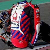 thaimultishop เสื้อแขนยาว โมโตจีพี MotoGP เสื้อทีม PRAMAC DUCATI เสื้อบิ๊กไบค์-มอเตอร์ไซค์ #MG0005 รุ่น โยฮันน์ ซาร์โก (แขนยาว,ซิป) บริการเก็บเงินปลายทาง