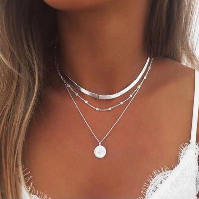 แฟชั่นยุโรปและอเมริกาซ้อนกันสวมสร้อยคอจี้ดอกบัวโลหะผสมที่โอ้อวดชุดสามชั้นสร้อยคอเครื่องประดับเครื่องแต่งกาย Fashion Chain Necklaces