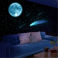 [HOT IOSWKLXWIOGH 626] Blue Luminous Moon Stars Meteor สติ๊กเกอร์ติดผนังห้องนอน Glow In The Dark Stars Wall Decal สำหรับห้องเด็กเพดานเรืองแสง Decor