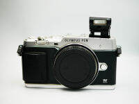 OLYMPUS PEN E-P5 Built-In Wi-Fi กล้องรุ่นใหม่ล่าสุดในตระกูล PEN ที่ถือว่าเป็นพี่คนโตในบ้าน แม้ภาพลักษณ์ภายนอกจะดูไม่แตกต่างจากรุ่นเดิมชัดเจน