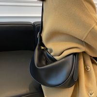 Senior feeling small small bag handbag 2022 new fashion leisure shoulder inclined shoulder bag 202300 take dumplings package