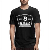 Bitcoin เสื้อยืดคอกลมแขนสั้นเนื้อผ้าฝ้าย 100% ลาย Bitcoin In Crypto We Trust สําหรับผู้ชาย  9BJG