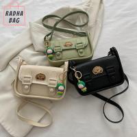 SFHDHETRR น่ารักน่ารักๆ ง่ายๆ กระเป๋า Crossbody กระเป๋าแมสเซนเจอร์ สไตล์วิทยาลัย กระเป๋าสำหรับนักเรียน สำหรับนักเรียน กระเป๋าเคมบริดจ์ไทย กระเป๋าสี่เหลี่ยมเล็ก กระเป๋าถือสำหรับผู้หญิง กระเป๋าสะพายไหล่สำหรับผู้หญิง