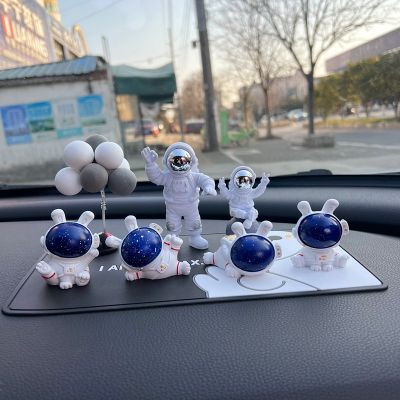 Cartoon star astronauts rabbit car furnishing articles creative lovely web celebrity astronauts onboard the car decoration products