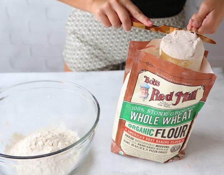 bobs-red-mill-organic-whole-wheat-flour-2-27kg-บ๊อบเรดมิลล์-ออร์แกนิค-แป้งโฮลวีท-2-27กก